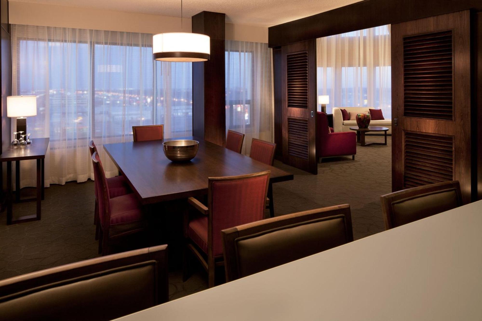 Delta Hotels By Marriott Edmonton South Conference Centre Kültér fotó