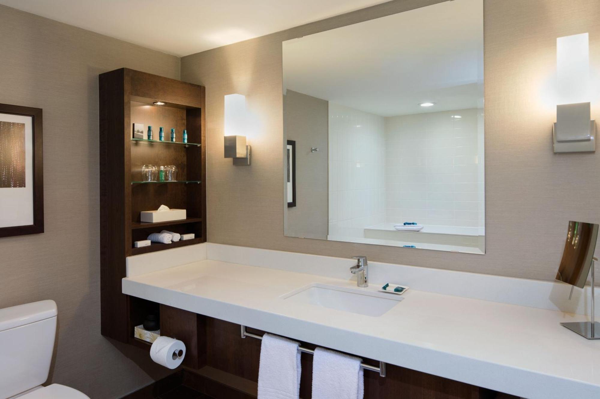 Delta Hotels By Marriott Edmonton South Conference Centre Kültér fotó